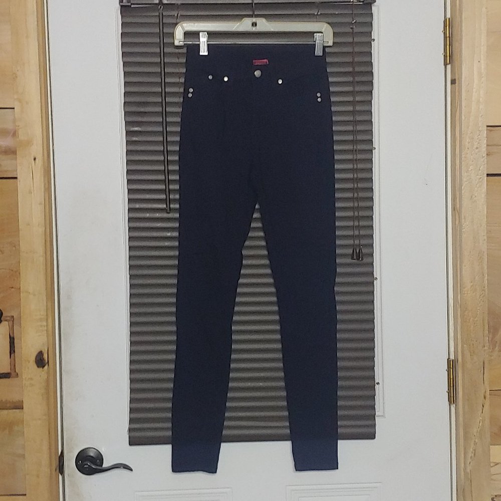 T& Y womans navy pants  size junior 3/4